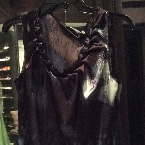 Tahari sleeveless top, side zipper, small, nwt - Picture 4 of 6